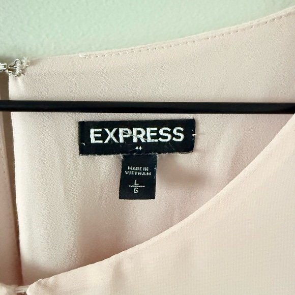 Express Long Sleeve Keyhole Neckline Blouse in Light Pink Size L - Picture 5 of 7